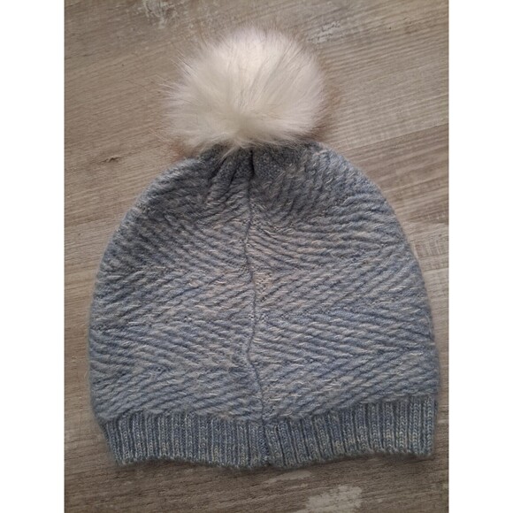 Women's Dorfman Pacific DPC Blue Gray Beanie Skull Cap Pom Pom NWT - Picture 2 of 6